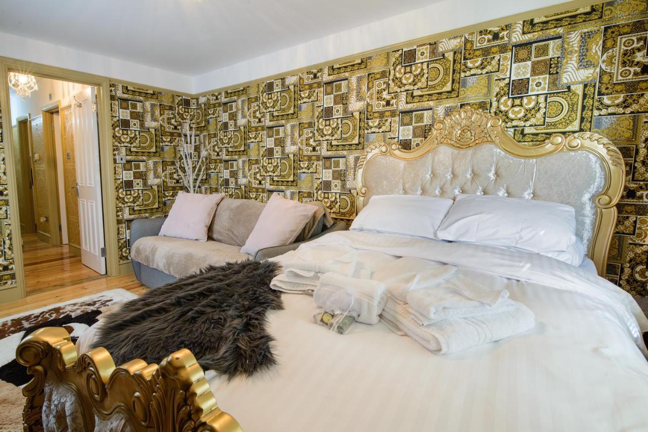 Deluxe 2 Bed Versace Bungalow Hot Tub, Sky Tv, Cinema Screen Saffron Walden Luaran gambar