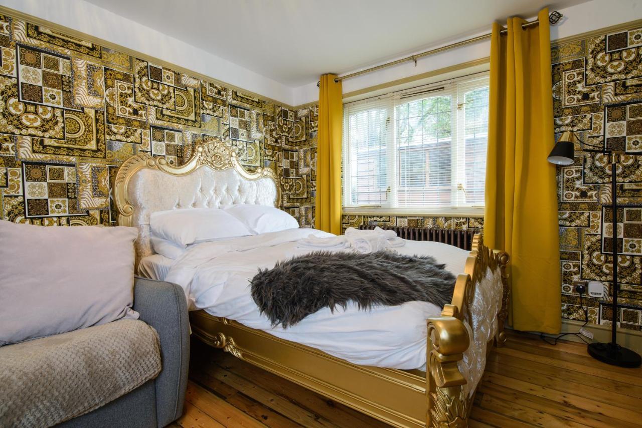 Deluxe 2 Bed Versace Bungalow Hot Tub, Sky Tv, Cinema Screen Saffron Walden Luaran gambar