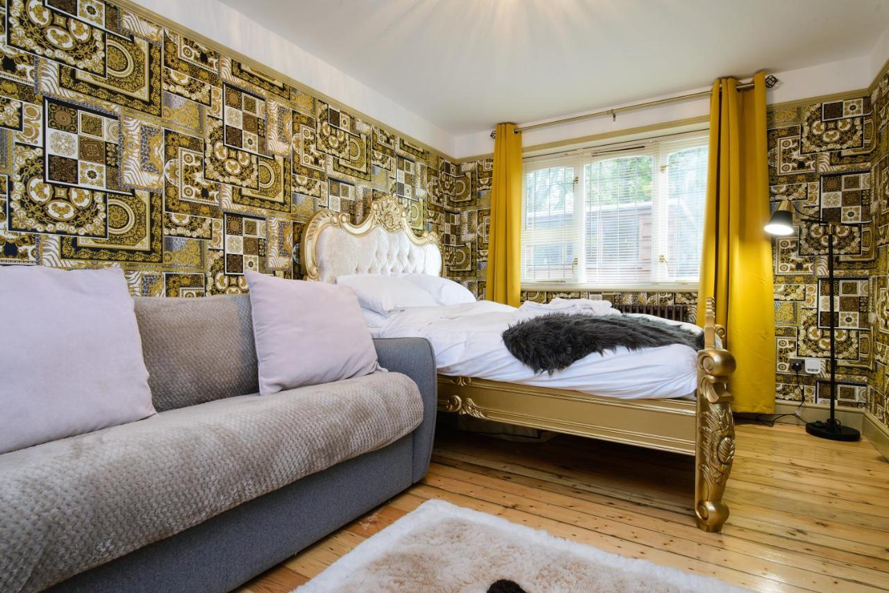 Deluxe 2 Bed Versace Bungalow Hot Tub, Sky Tv, Cinema Screen Saffron Walden Luaran gambar