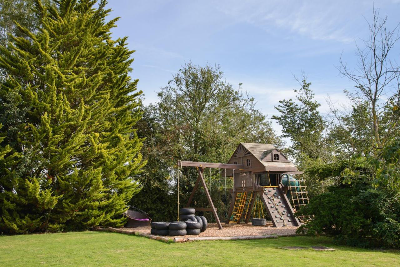 Deluxe 2 Bed Versace Bungalow Hot Tub, Sky Tv, Cinema Screen Saffron Walden Luaran gambar