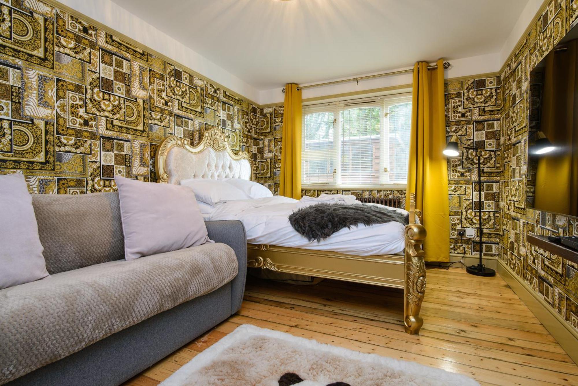Deluxe 2 Bed Versace Bungalow Hot Tub, Sky Tv, Cinema Screen Saffron Walden Luaran gambar